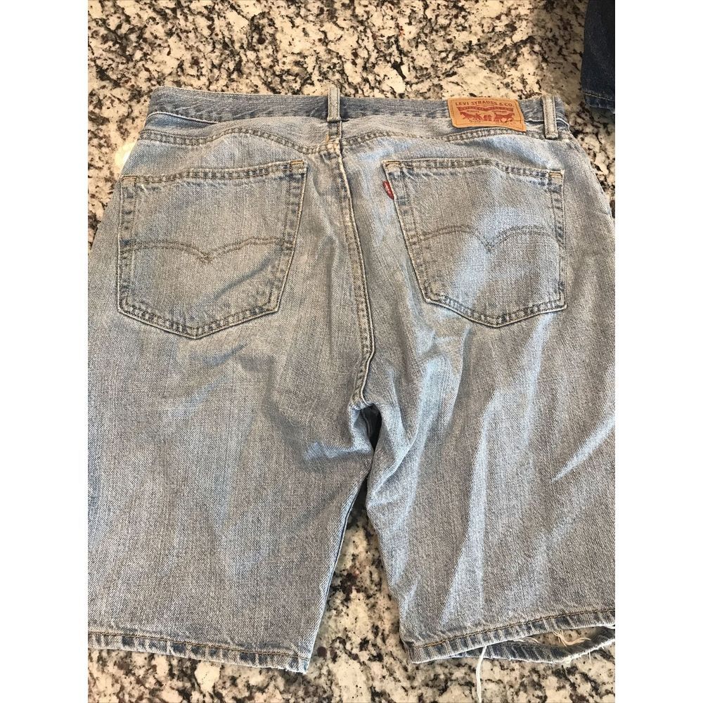 Levi's Men's 505 Regular Fit Denim Jean Shorts Medium Wash Distressed‎ Size 36